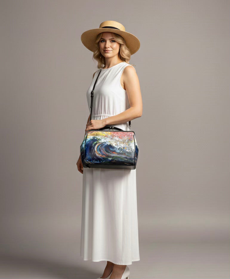 The Wave Vintage Clasp Crossbody Handbag