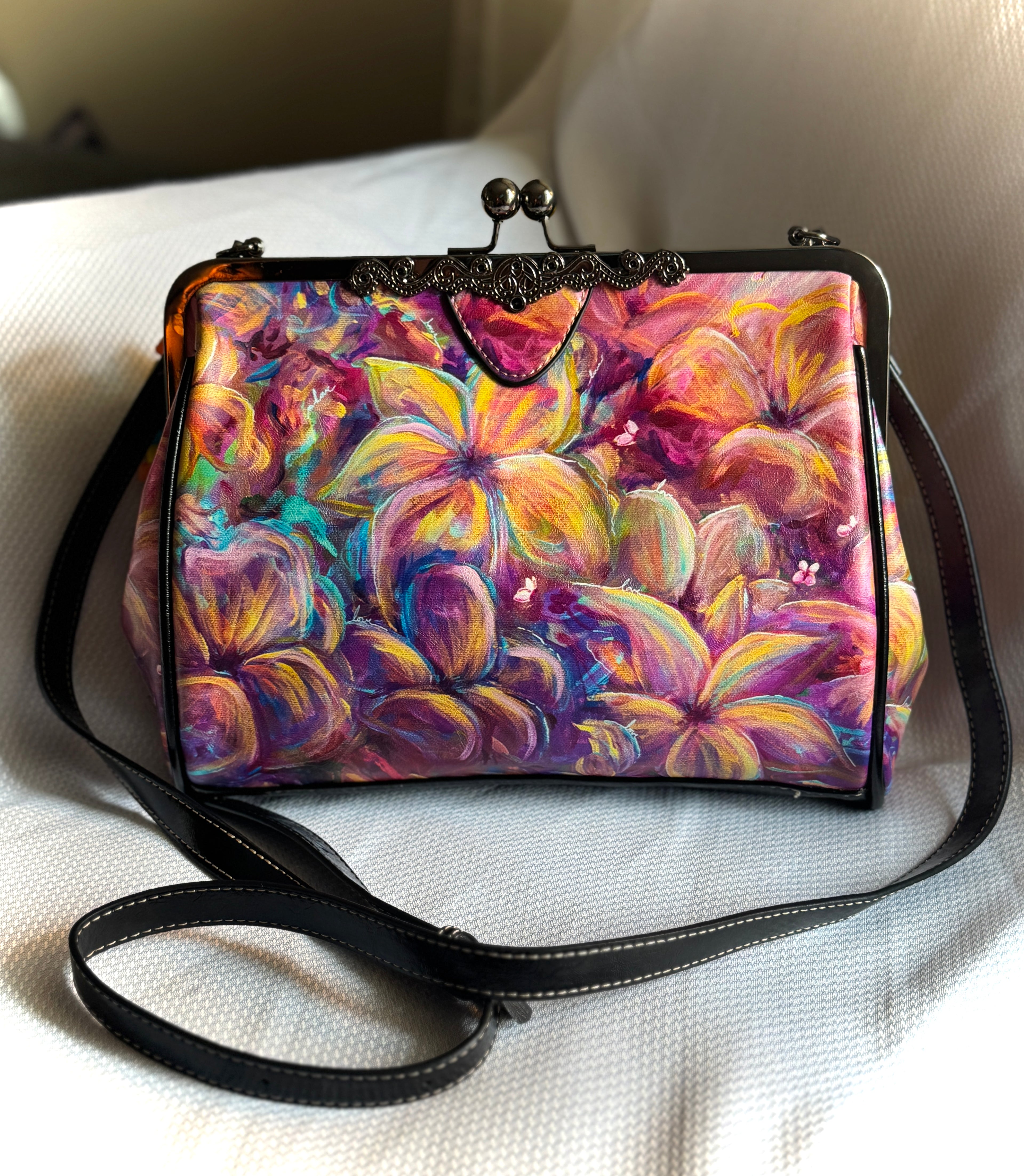 Flourish Vegan Leather Kiss-Lock Handbag