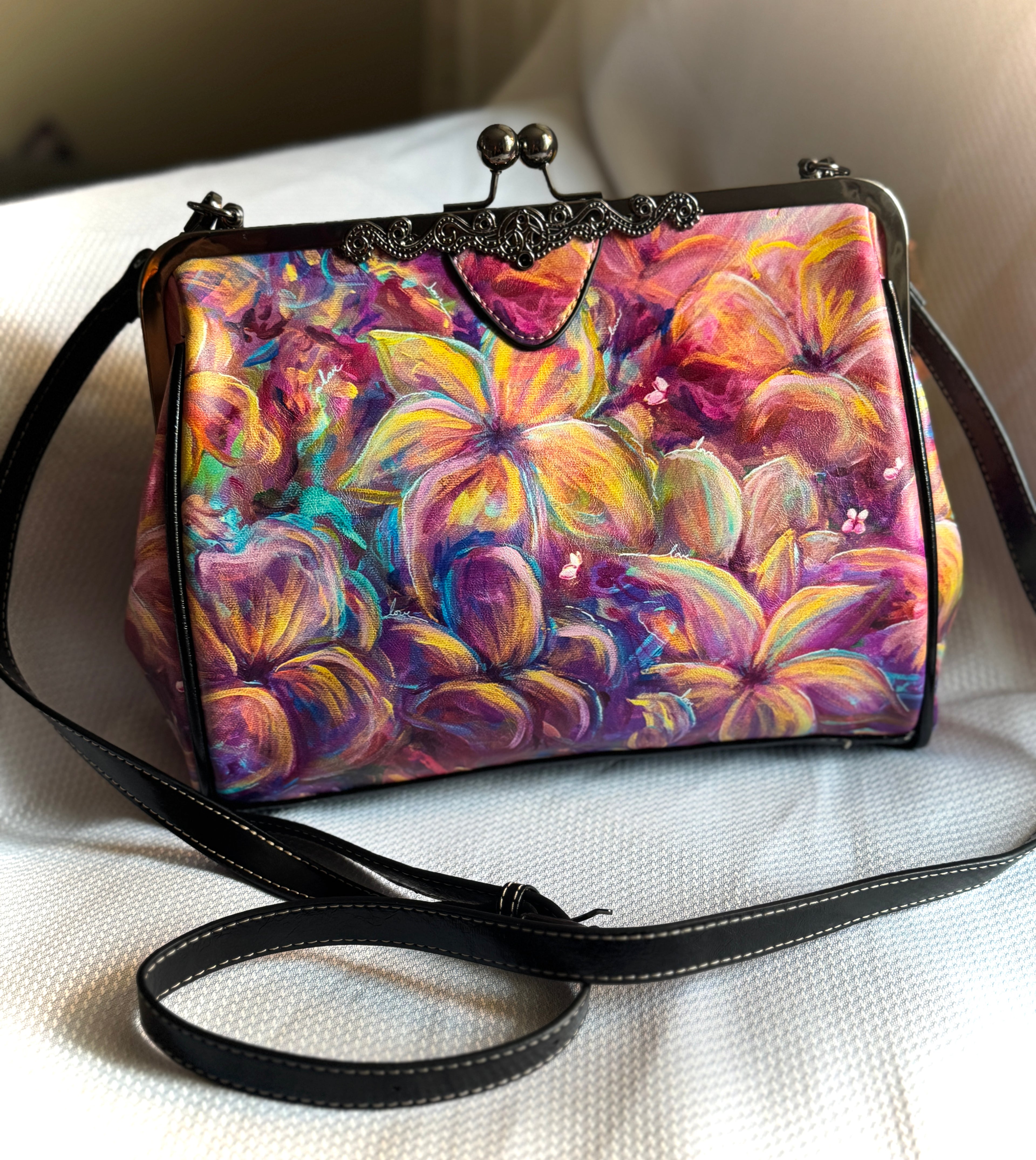 Flourish Vegan Leather Kiss-Lock Handbag