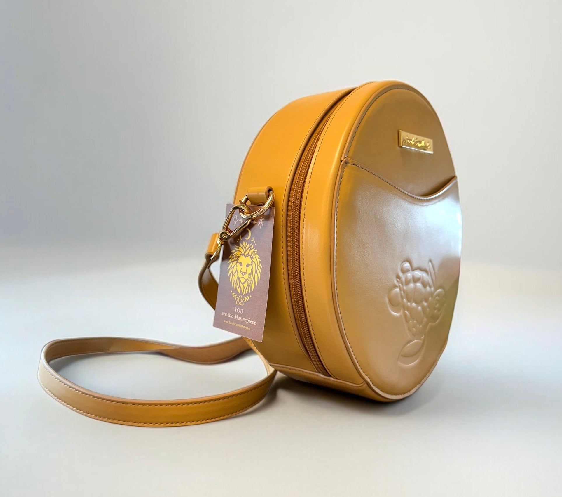 The Little Sea Turtle round crossbody bag