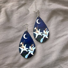 Load image into Gallery viewer, Night Lillies Earrings
